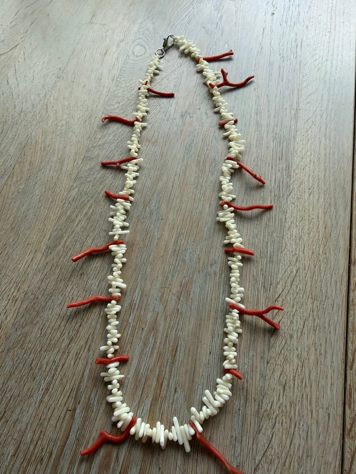 Ketting van koraalsteeltjes, Ophalen of Verzenden, Zo goed als nieuw, Overige materialen