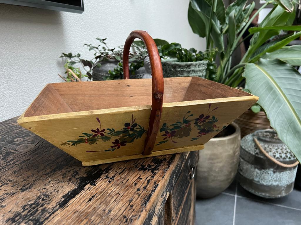 Handbeschilderde oude houten bak mand handbeschilderd, Huis en Inrichting, Verburgt Vintage, Mand, Ophalen of Verzenden, Schipluidenlaan 20 5035KJ Tilburg