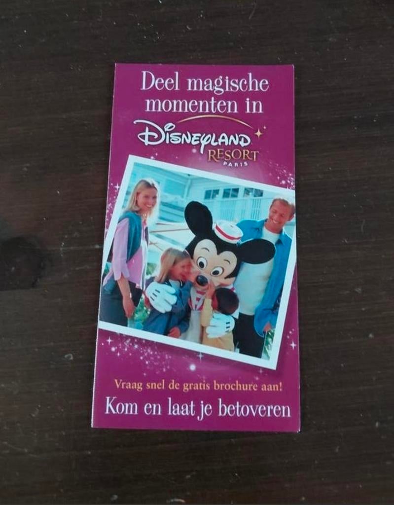 Vintage Brochure Disneyland Paris. 2002 / 2003., Ophalen of Verzenden, Mickey Mouse, Zo goed als nieuw, Plaatje of Poster