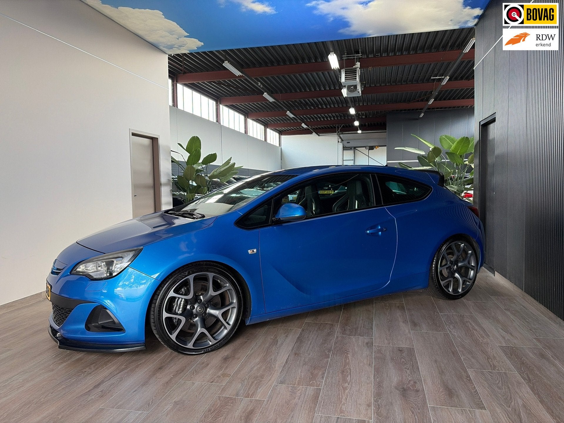 Opel ASTRA GTC 2.0 Turbo OPC, eerste eigenaar compleet nieuw, Gebruikt, Zwart, 4 cilinders, Blauw