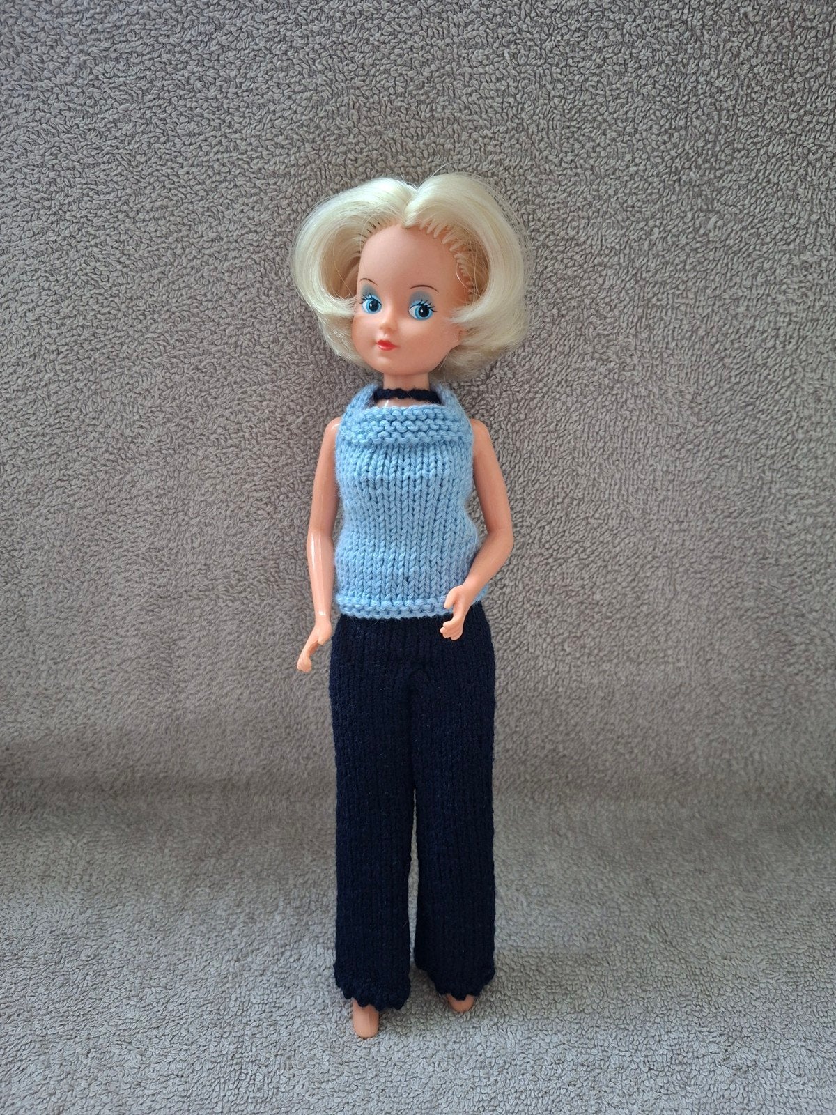 Fleur (Dutch Sindy) Look Around Doll, Verzamelen, Poppen, Zo goed als nieuw, Fashion Doll, Ophalen of Verzenden