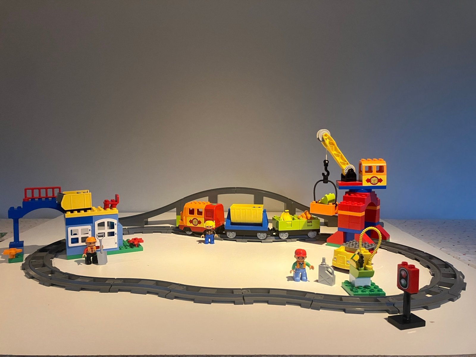 Lego Duplo 10508 Treinset met brug, kraan en accessoires, Gebruikt, Overige thema's, Ophalen of Verzenden, Compleet