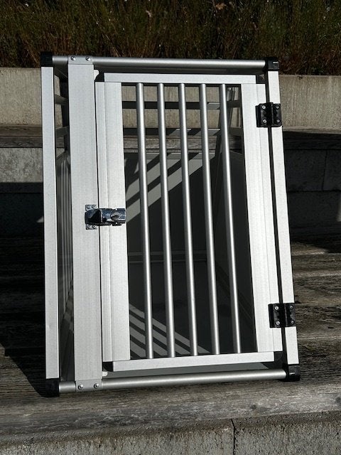 Degelijke aluminium hondenbench met loopplank, Ophalen, Gebruikt