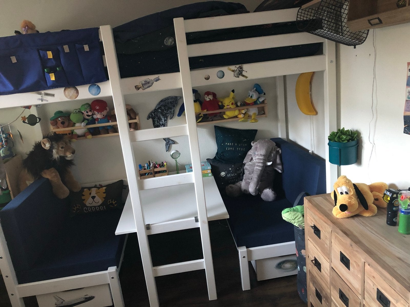 Leuk massief grenen stapelbed met treinzitje, Ophalen, Gebruikt, Stapelbed