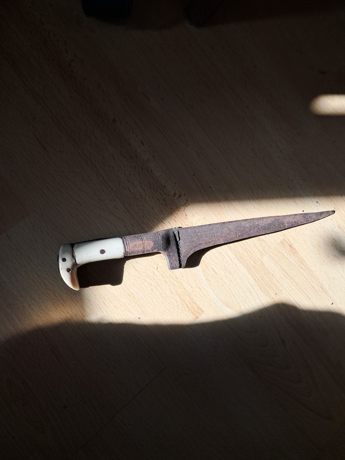 Antiek mes met benen handvat - Uniek verzamelobject, Ophalen of Verzenden
