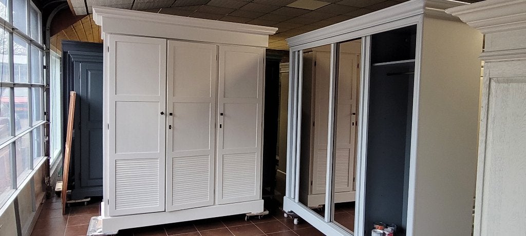 Landelijke brocante houten garderobe kasten, kledingkasten, Ophalen