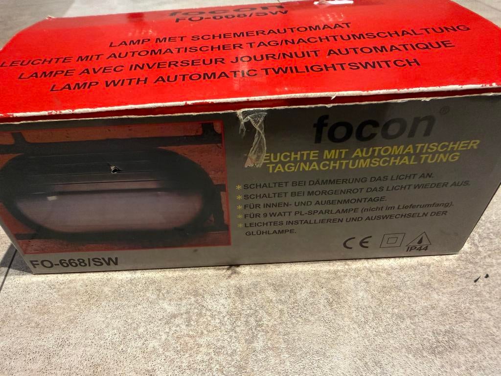 Focon FO-668/SW buitenlamp met schemerschakelaar NIEUW, Tuin en Terras, Buitenverlichting, Kunststof, Licht-donker-sensor, Minder dan 50 watt
