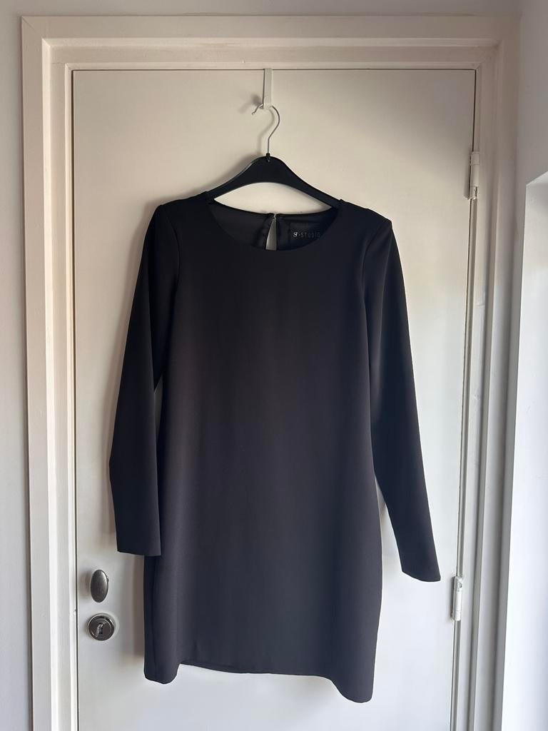 ST. Studio (SuperTrash) - black dress - maat 38 (ZGAN), Kleding | Dames, Jurken, Maat 38/40 (M), Zwart, Ophalen of Verzenden, Zo goed als nieuw
