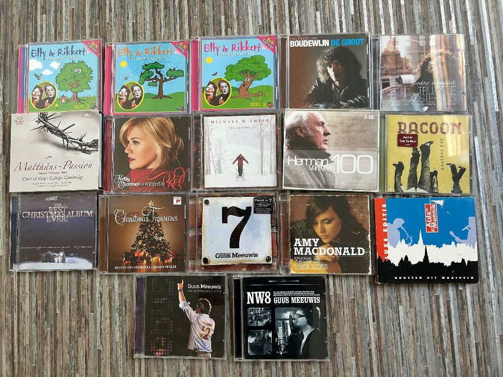 17 muziekcd's, Ophalen, Gebruikt