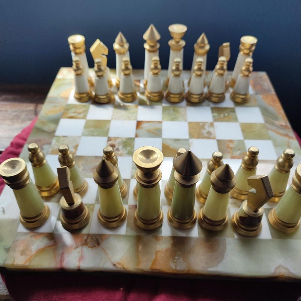 Uniek handgemaakt schaakspel van marmer, Een of twee spelers, Ophalen, Zo goed als nieuw