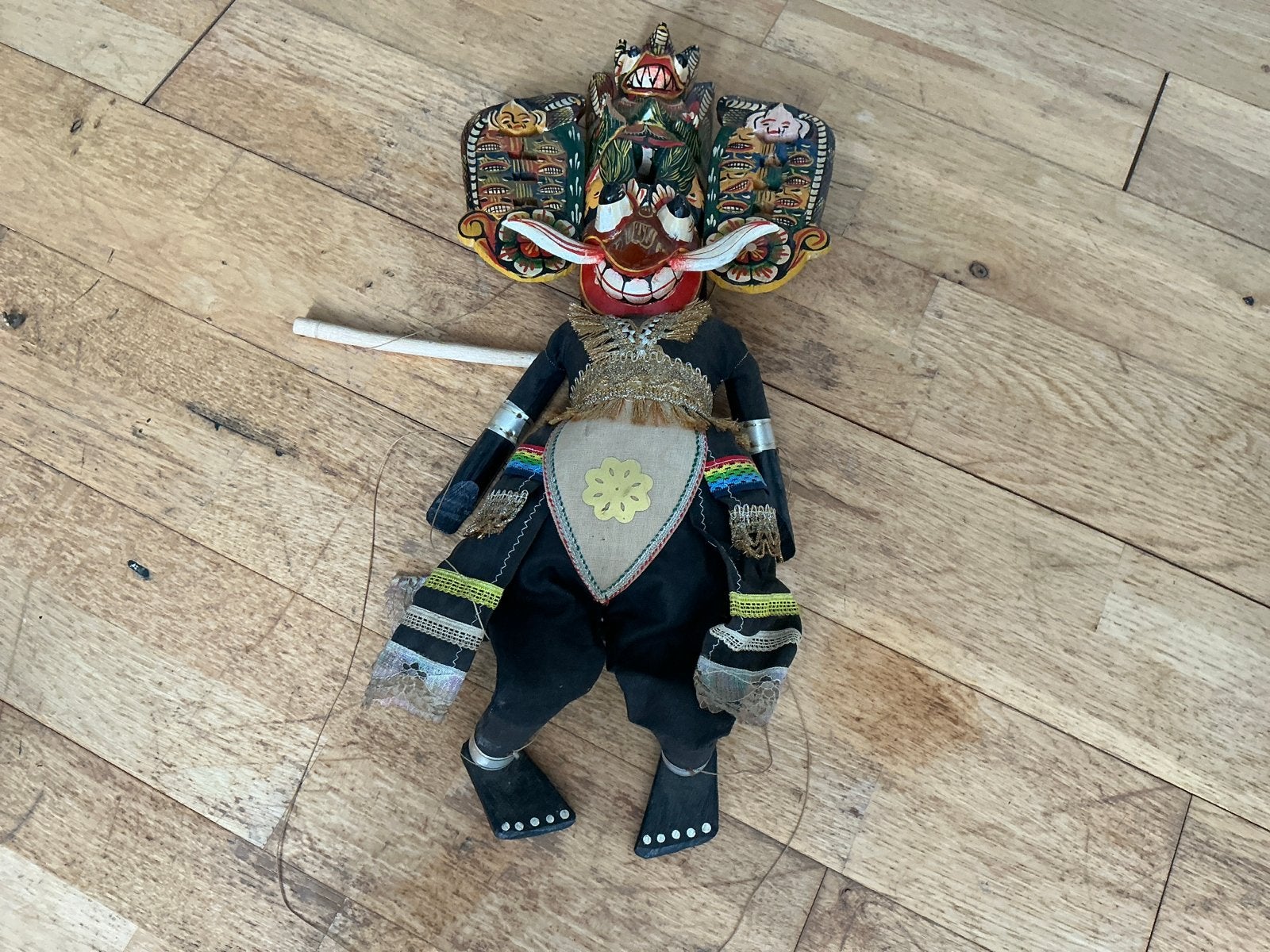 Houten pop met masker, marionette. handgemaakt, Overige onderwerpen, Ophalen of Verzenden, 20 - 50 cm, Beeld