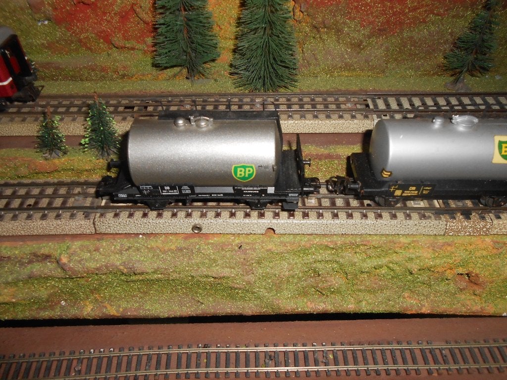 Märklin 4900 en Piko 581 366, BP ketel wagens, Wisselstroom, Verzenden, Märklin, Gebruikt