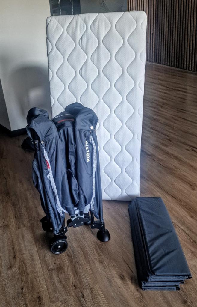 Koelstra Reisbedje met Wieltjes, Kruipluik en extra matras, Ophalen, Gebruikt, Reisbedje