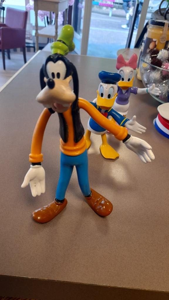 Nog hele mooie Disney figuren, Donald, Katrien en Goofy, Verzamelen, Ophalen of Verzenden, Goofy of Pluto, Zo goed als nieuw, Beeldje of Figuurtje