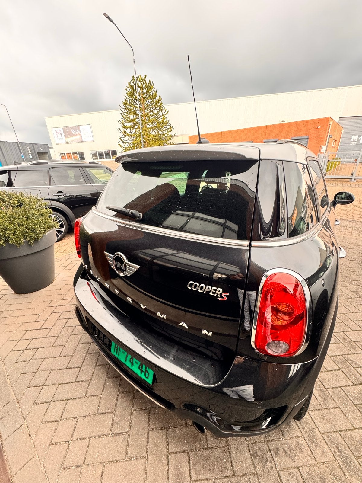 Mini Countryman 1.6 Cooper S 2016 Zwart, Auto's, Voorwielaandrijving, 750 kg, Leder en Stof, Zwart