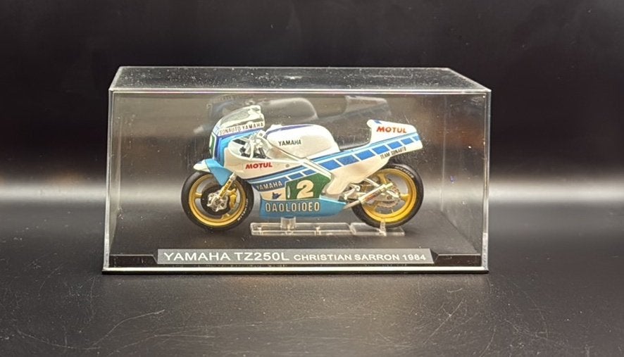 Yamaha TZ250L Christian Sarron 1984 #2 schaal 1:24, Overige merken, Ophalen of Verzenden, Zo goed als nieuw, Groter dan 1:32