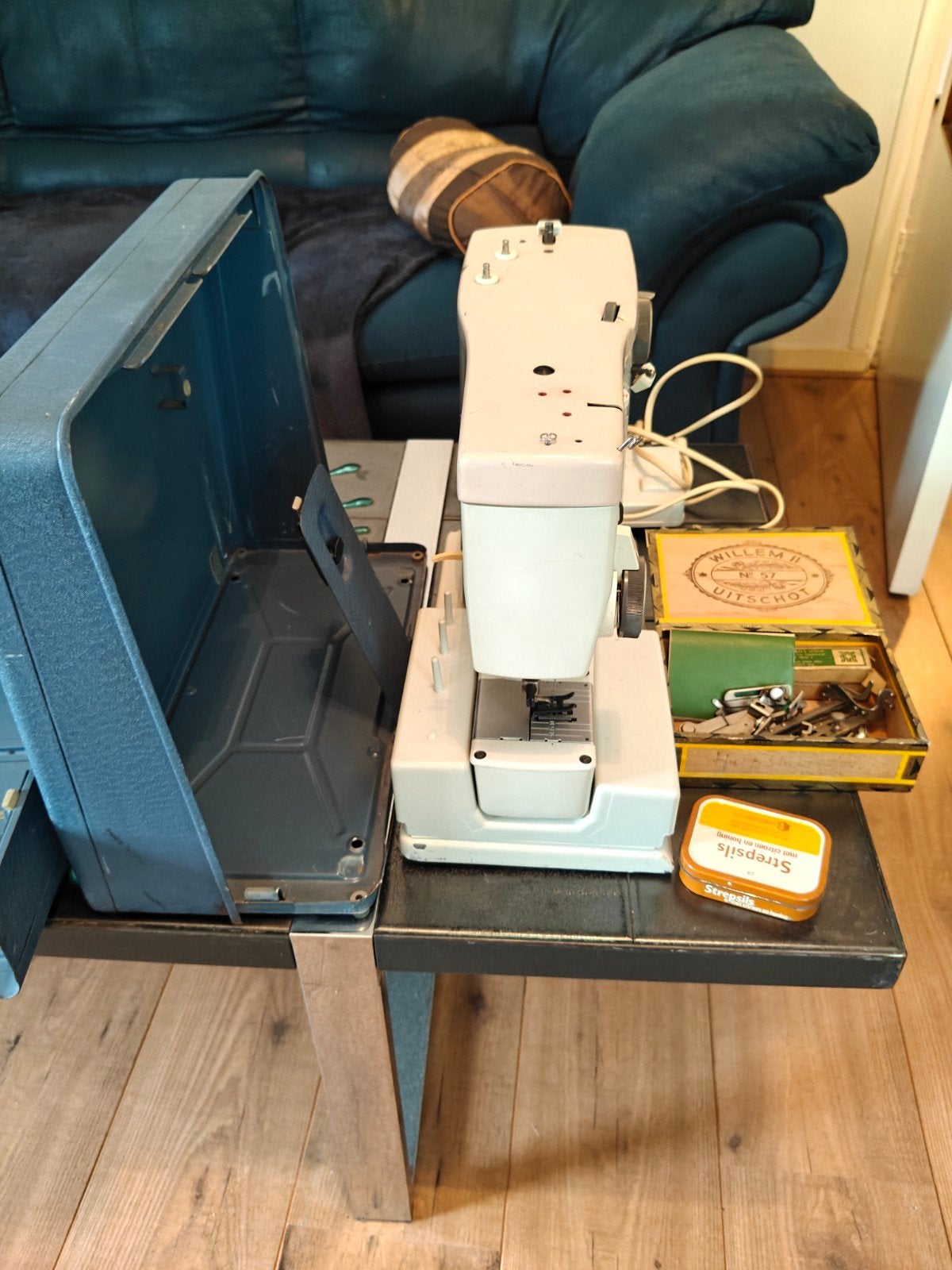 Gebruikte Elna Naaimachine - Werkt Goed, Compleet, Hobby en Vrije tijd, Naaimachines en Toebehoren, Ophalen of Verzenden, Gebruikt