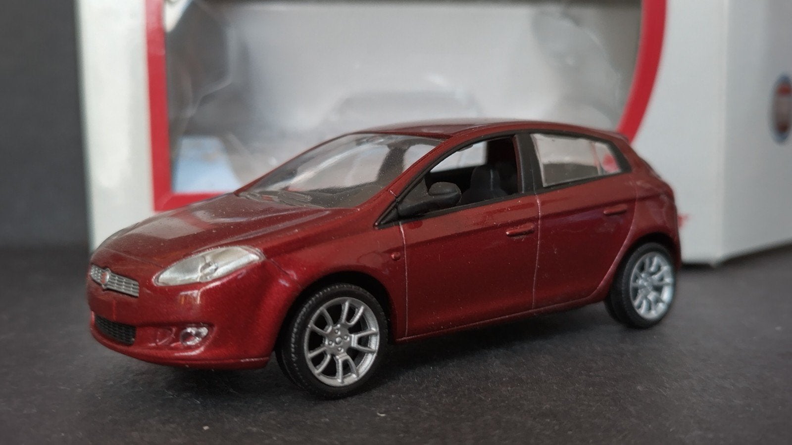 Fiat Bravo Nuova 1:43 Norev Pol, Hobby en Vrije tijd, Modelauto's | 1:43, .., Auto, Verzenden, Norev