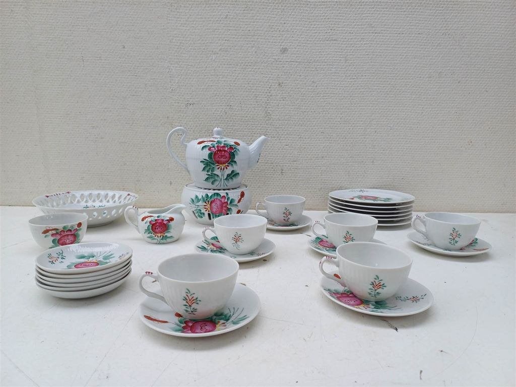 31 delig AW porseleinen koffieservies 39765, Gebruikt, Ophalen of Verzenden, Bord(en), Overige stijlen