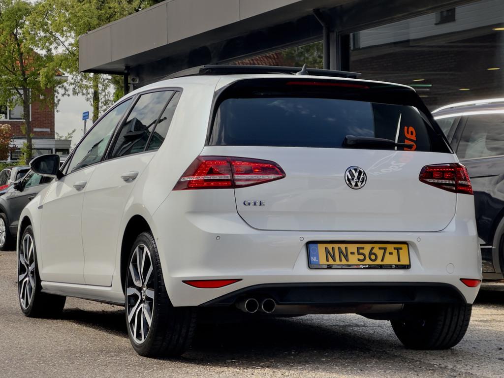 Volkswagen Golf 1.4 TSI GTE AUT6 PANODAK VOL-LEDER NAVI CAME, Gebruikt, Euro 6, 4 cilinders, Wit