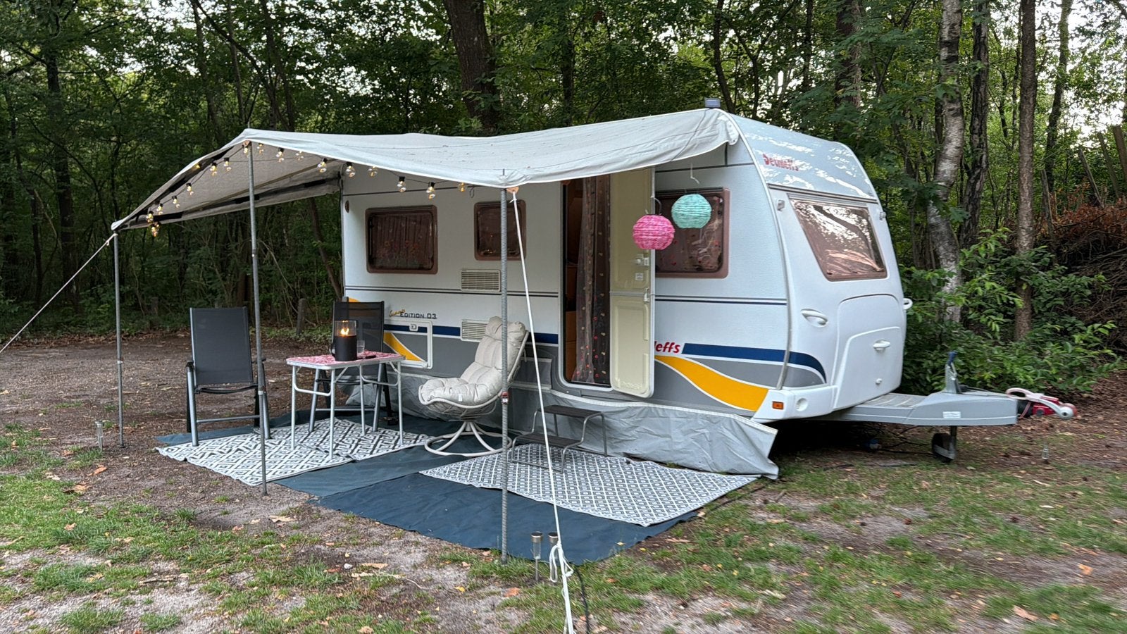 Dethleffs 430 Summer Edition (2003) Isabella voortent+luifel, Caravans en Kamperen, Caravans, Particulier, Tot en met 4, 1000 - 1250 kg