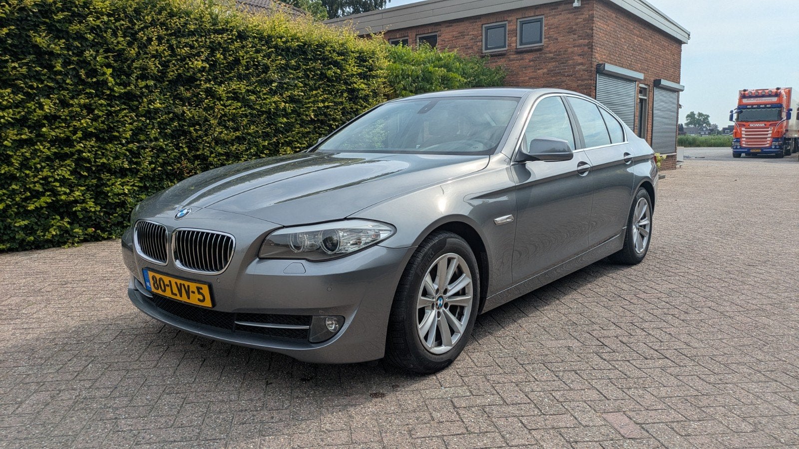 BMW 5-Serie 3.0 I 523 AUT 2010 Grijs nw. apk mooie auto, Auto's, Euro 5, 2000 kg, 2996 cc, Origineel Nederlands