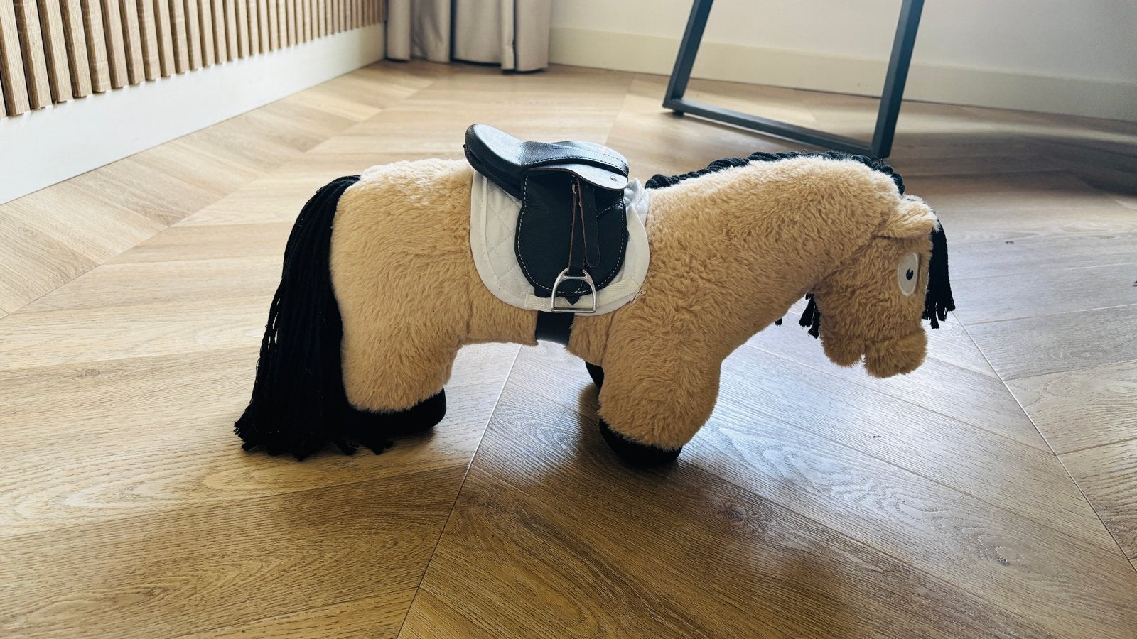Lichtbruine Crafty Pony met premium zadel, deken en halster, Ophalen of Verzenden, Zo goed als nieuw, Jongen of Meisje