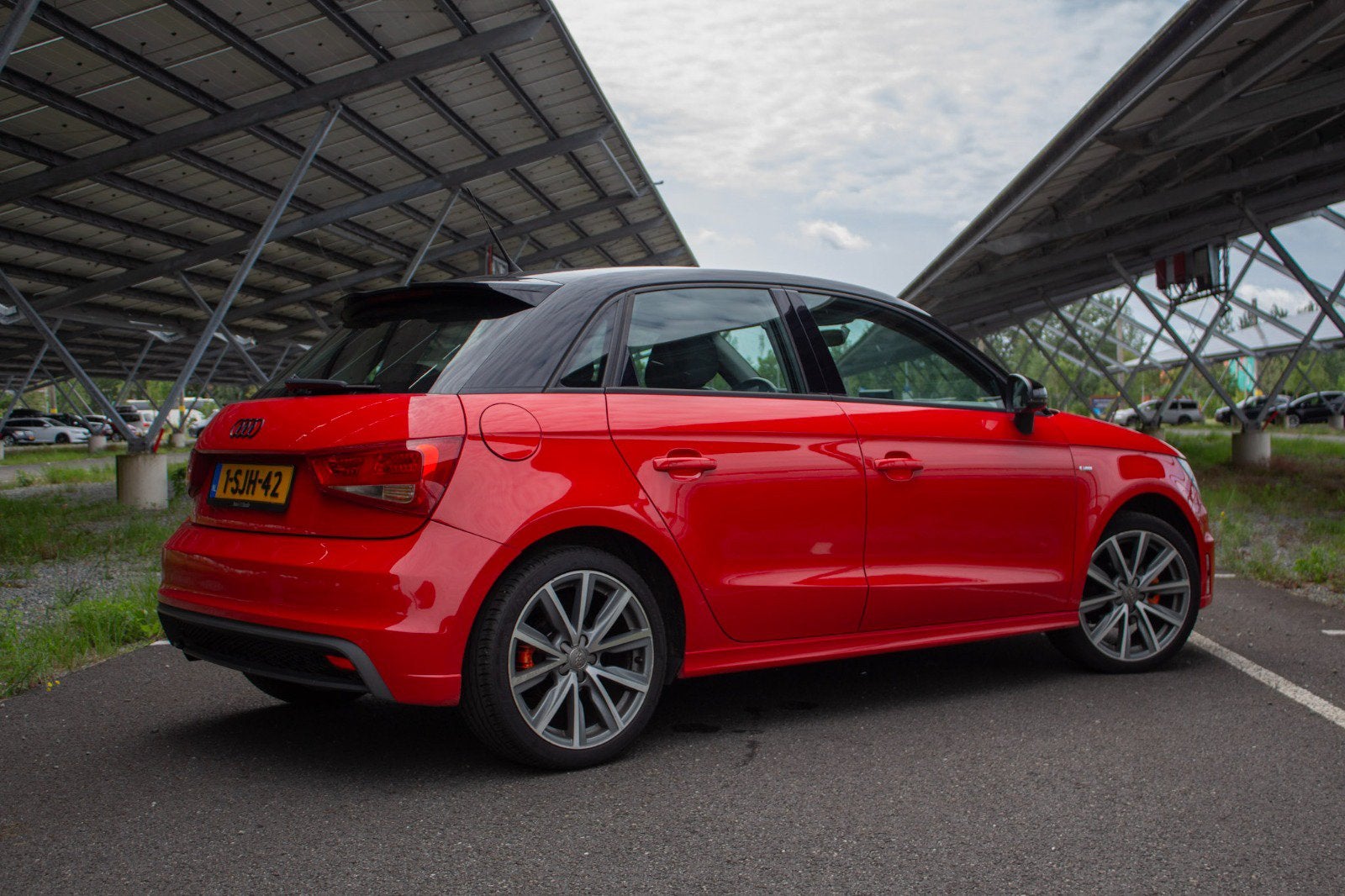 Audi A1 1.2 Tfsi 63KW SB 2013 Rood, Auto's, Audi, Voorwielaandrijving, 4 cilinders, Origineel Nederlands, Handgeschakeld