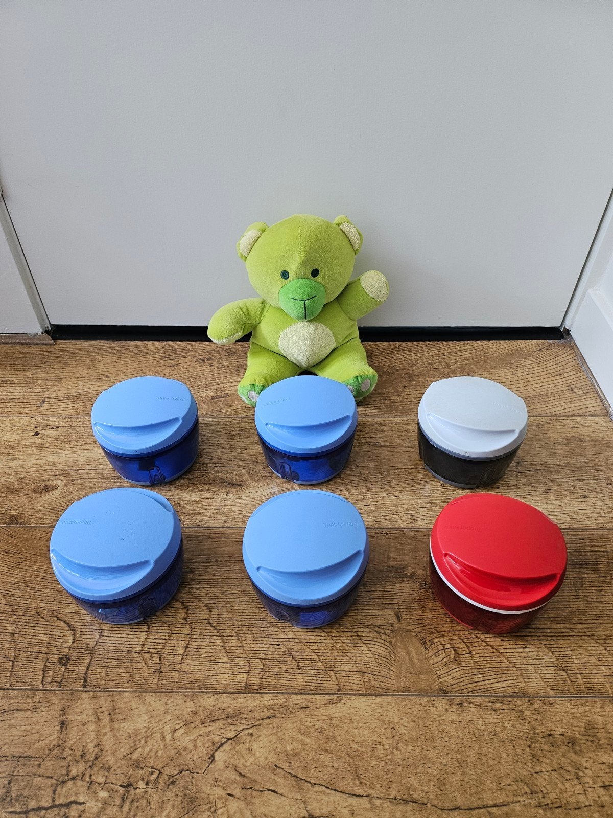 Tupperware speedy chopper/hakmolens gekleurd €15 p.s., 300 ml, Overige typen, Ophalen of Verzenden, Zo goed als nieuw
