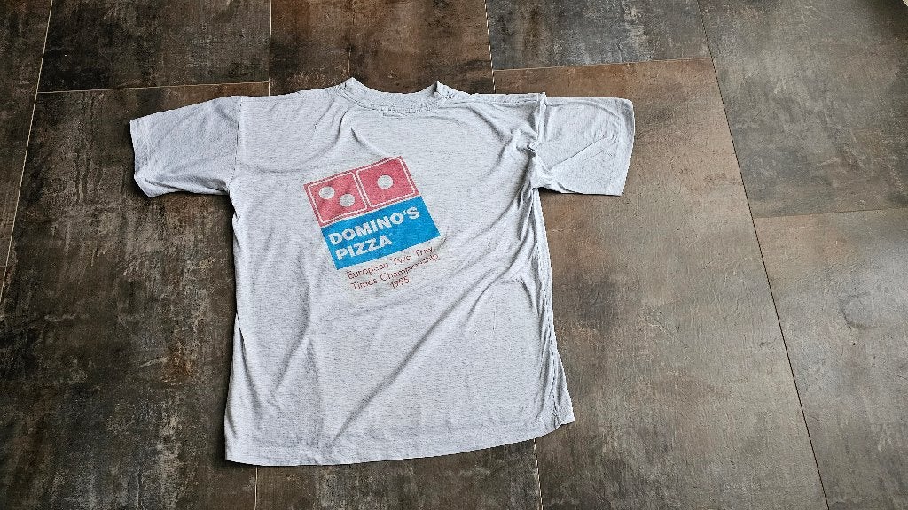 DOMINO"S T SHIRT ZELDZAAM, DOMINO'S, Ophalen of Verzenden, Grijs, Maat 56/58 (XL)