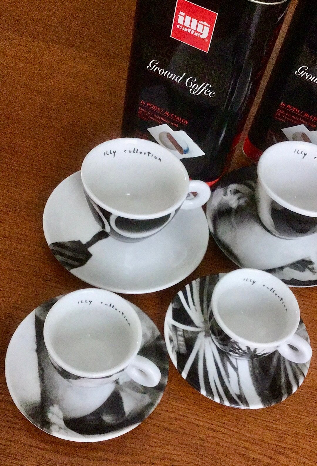 Illy Art 1999 Pottorf 2 capucino +2 espresso kop en schotels, Ophalen of Verzenden, Zo goed als nieuw, Porselein, Kop en/of schotel