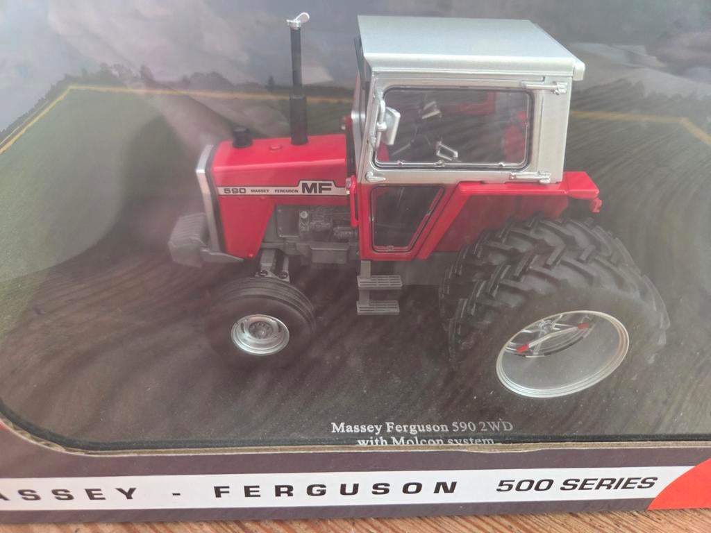 Universal hobbies 6768 MF 590, Overige merken, Nieuw, Ophalen of Verzenden, Groter dan 1:32