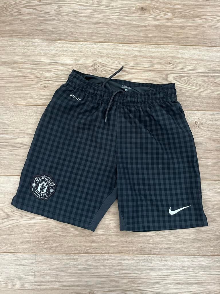 Nike Manchester United voetbalbroekje - Maat 140/152  M, Ophalen of Verzenden, Zo goed als nieuw, Jongen of Meisje