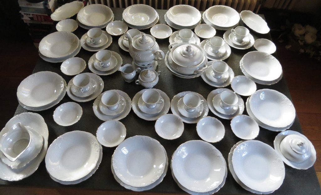 12 PERS. WAWEL WIT/GOUD Z.G.A.N., Huis en Inrichting, Ophalen, Vintage, Zo goed als nieuw, Porselein