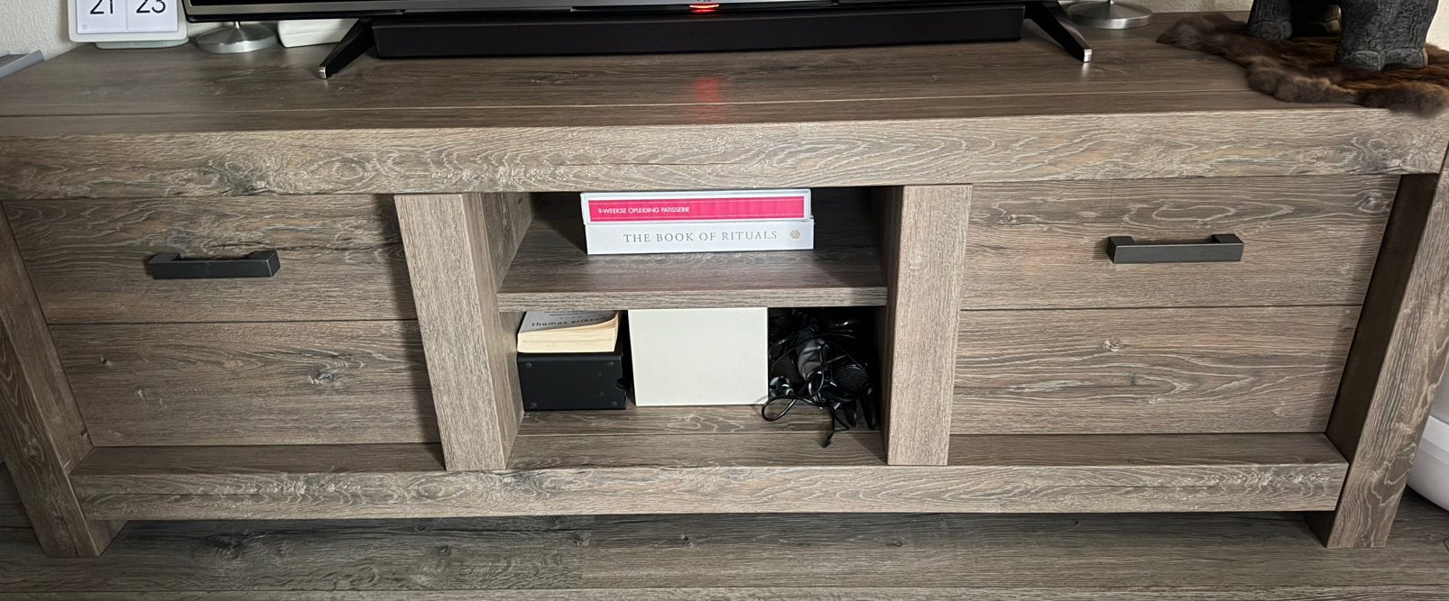 Dressoir donkerbruin houtlook 190 cm – nette staat, Ophalen