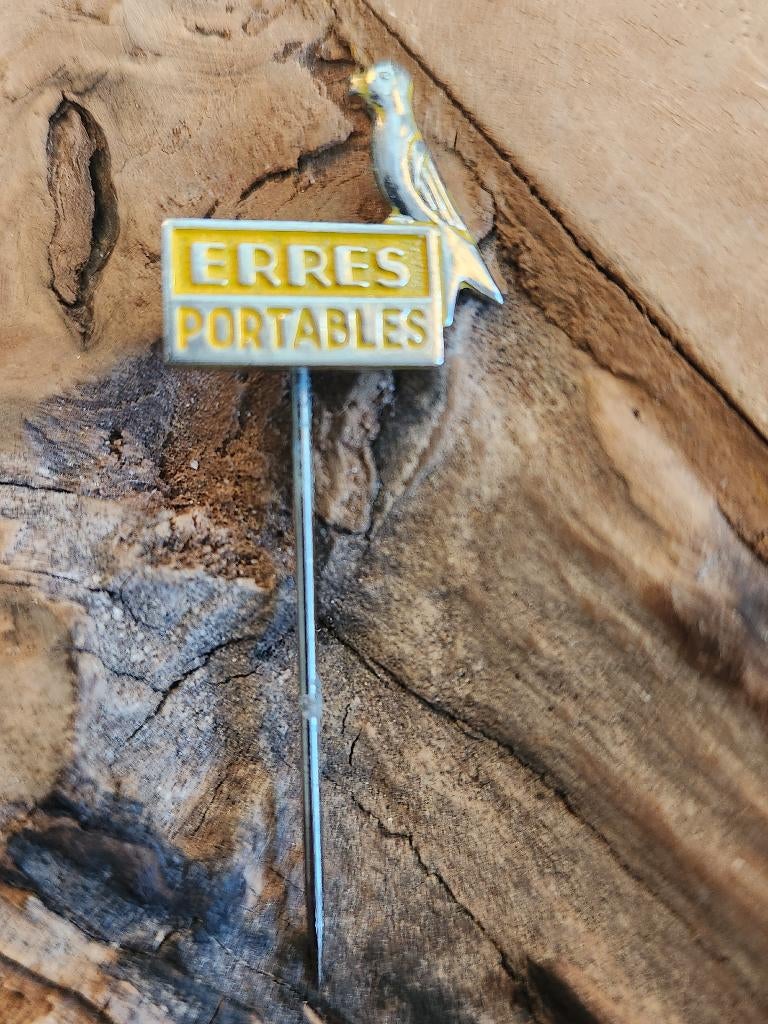 Speldje - ERRES PORTABLES - geel, Ophalen of Verzenden, Gebruikt, Merk, Speldje of Pin