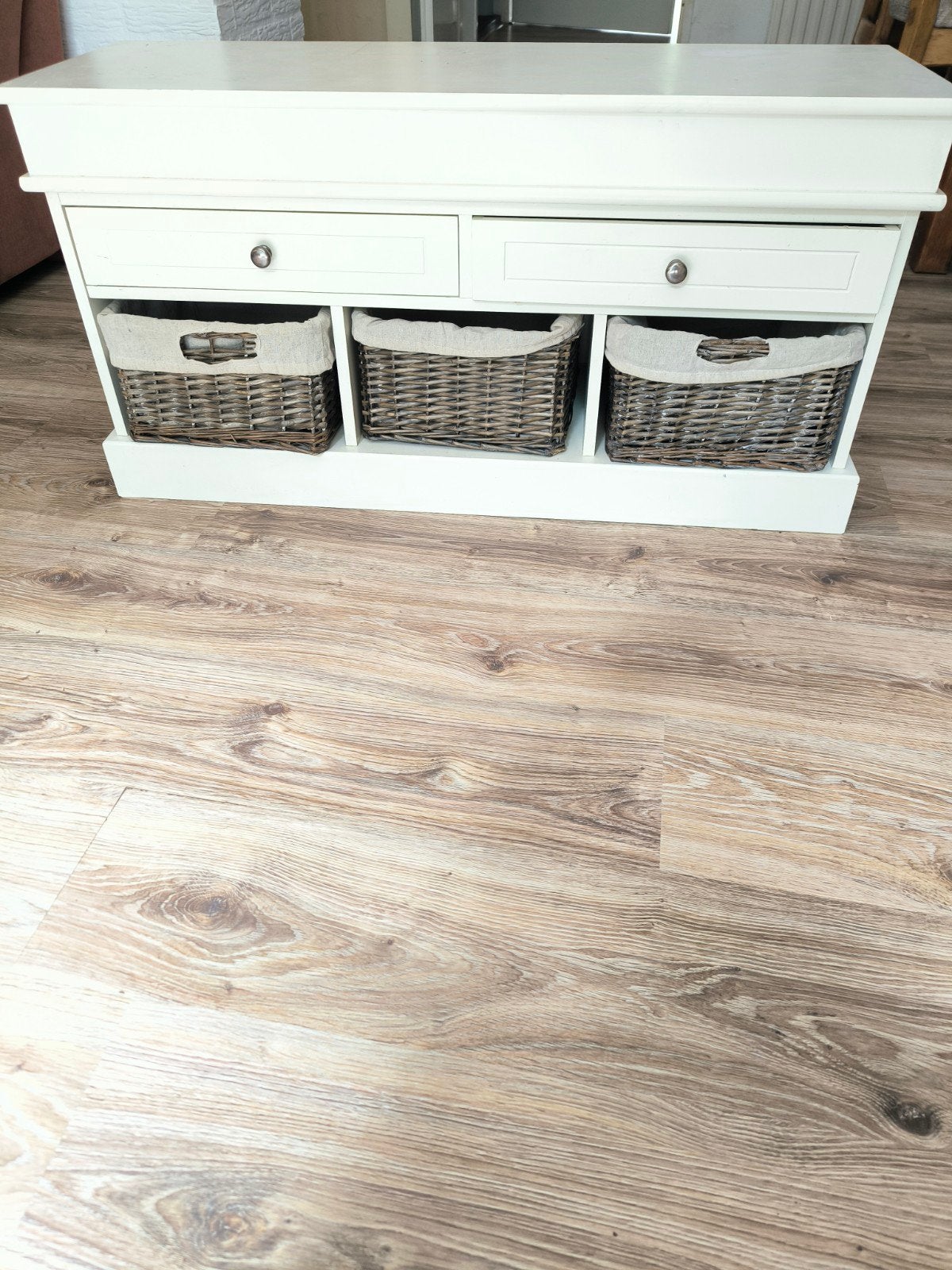 Witte sidetable met lades en rieten manden, Gebruikt, Overige materialen, Ophalen of Verzenden, Landelijk