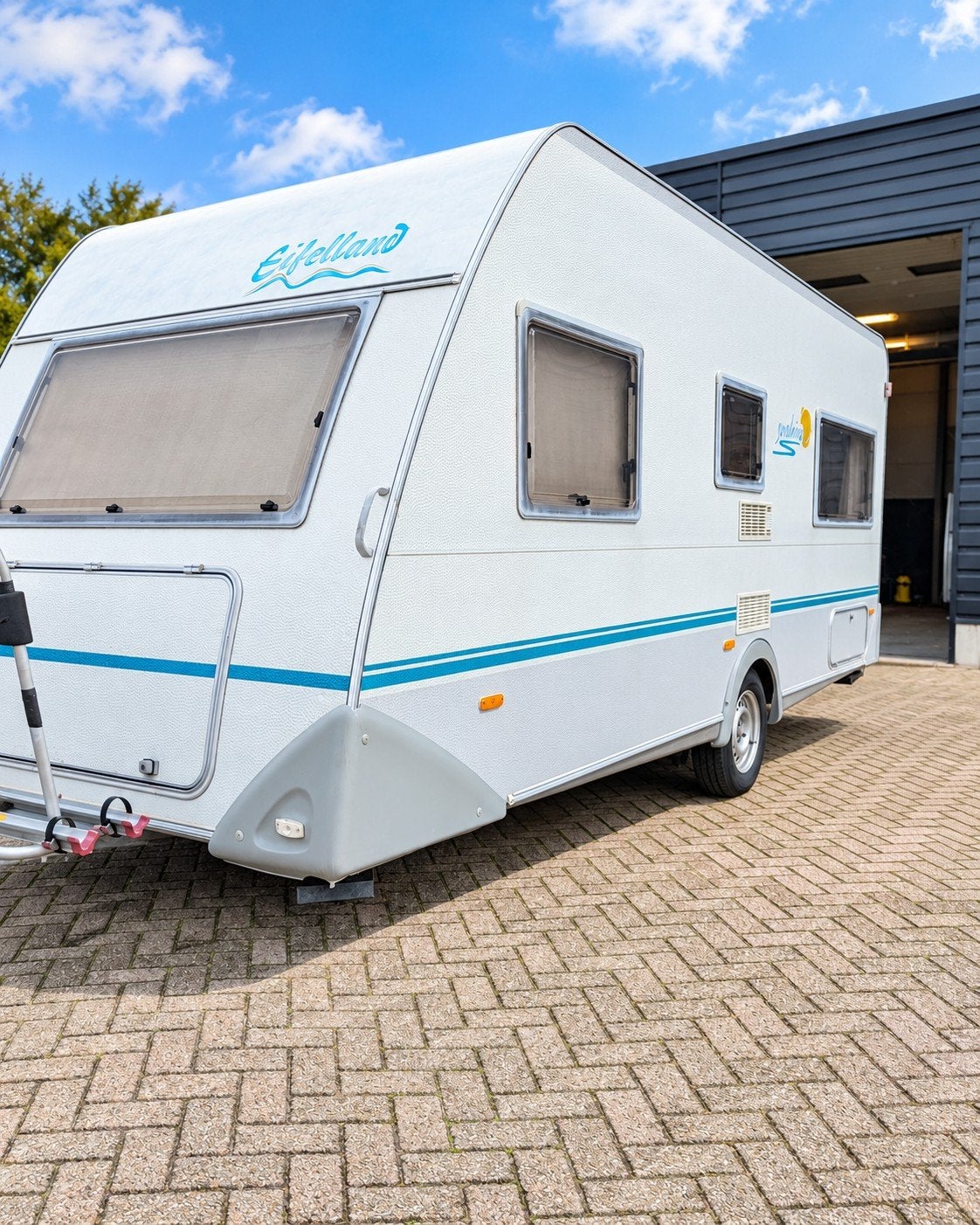 Knaus Eifelland Sunshine | fietsendrager | Luifel, Caravans en Kamperen, Omvormbare zithoek, Particulier, 5 tot 6 meter, Knaus