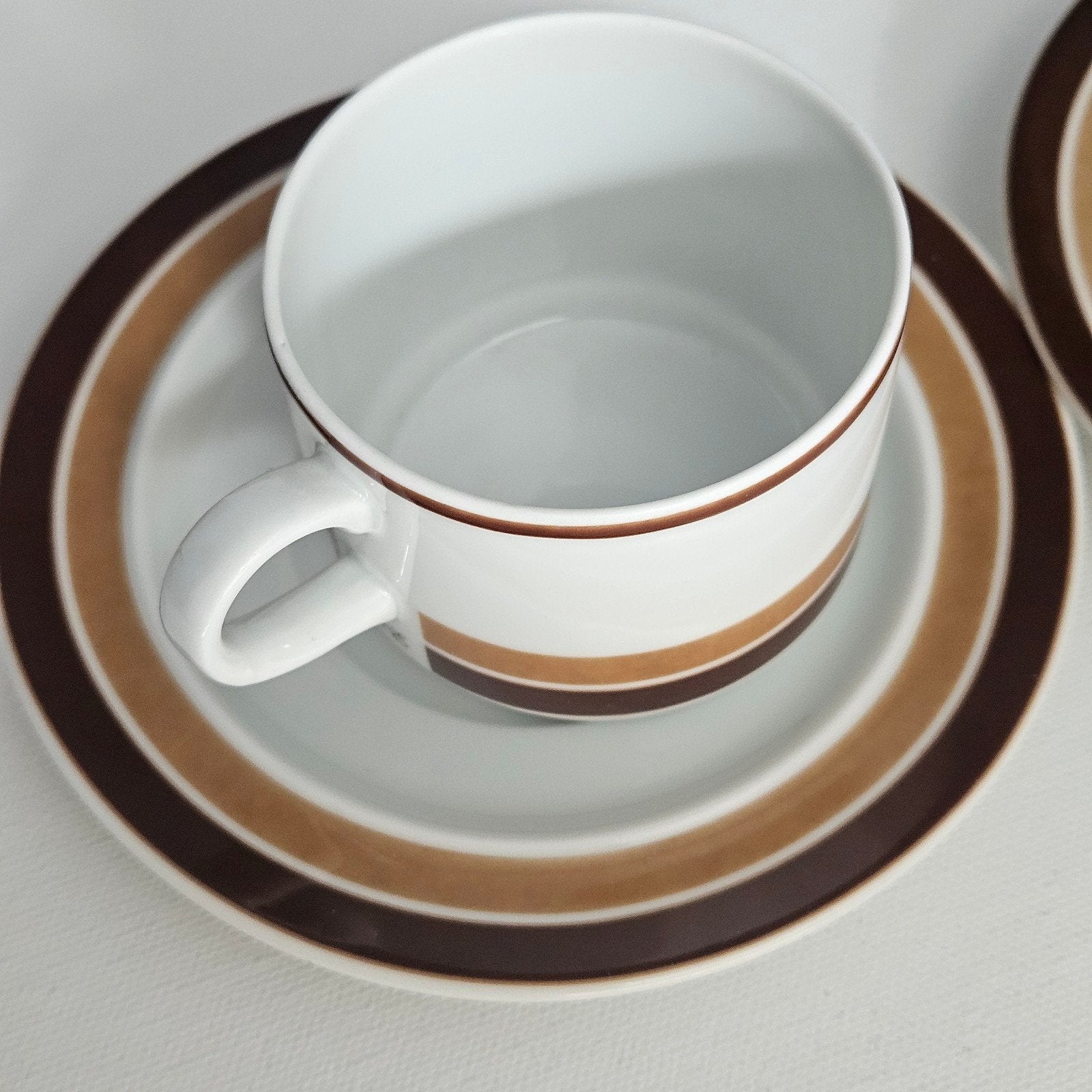 Twee Douwe Egberts kop en schotels, Huis en Inrichting, Gebruikt, Overige merken, Keramiek, Vintage