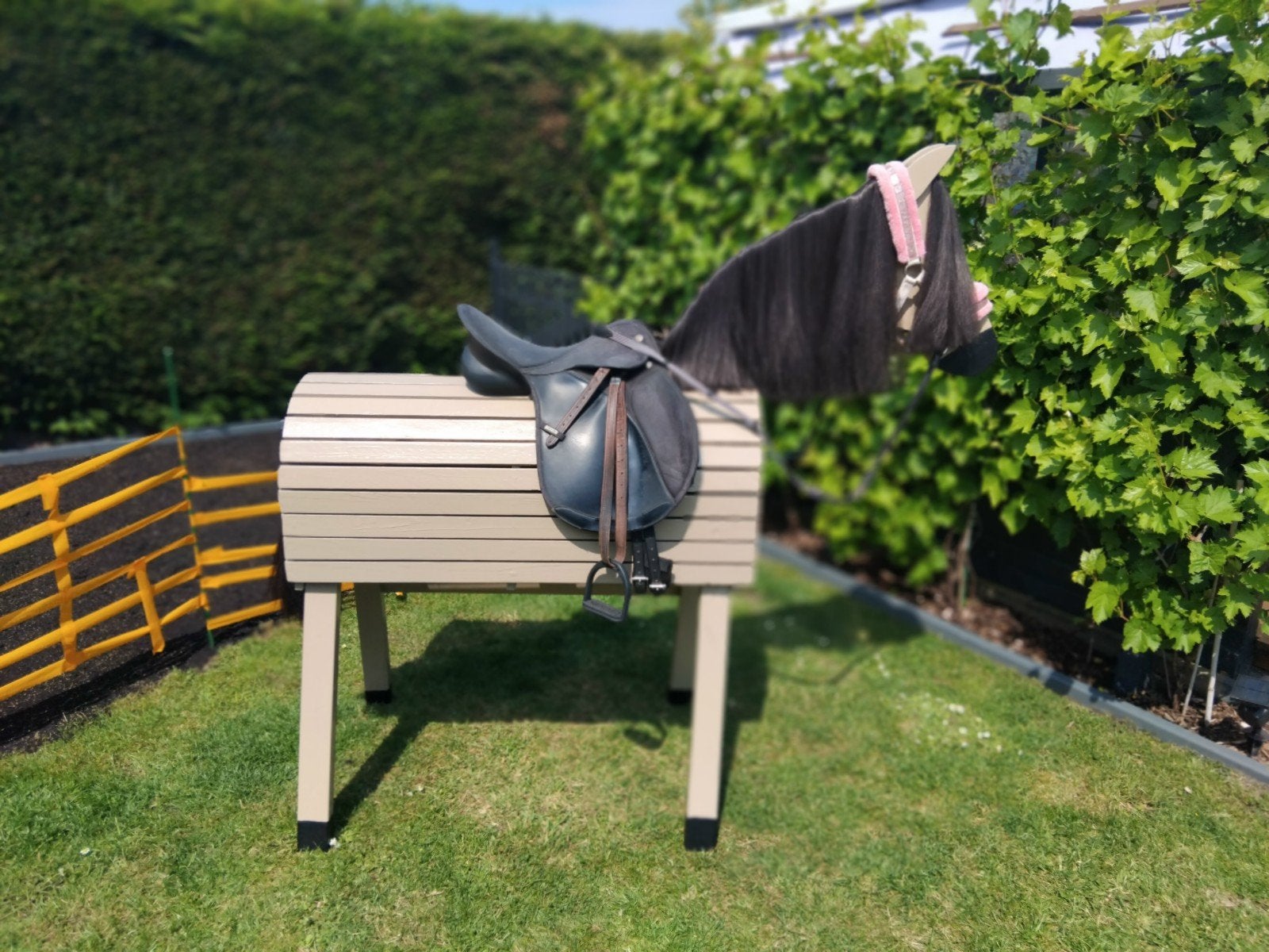 Houten speelgoed paard, Ophalen, Zo goed als nieuw
