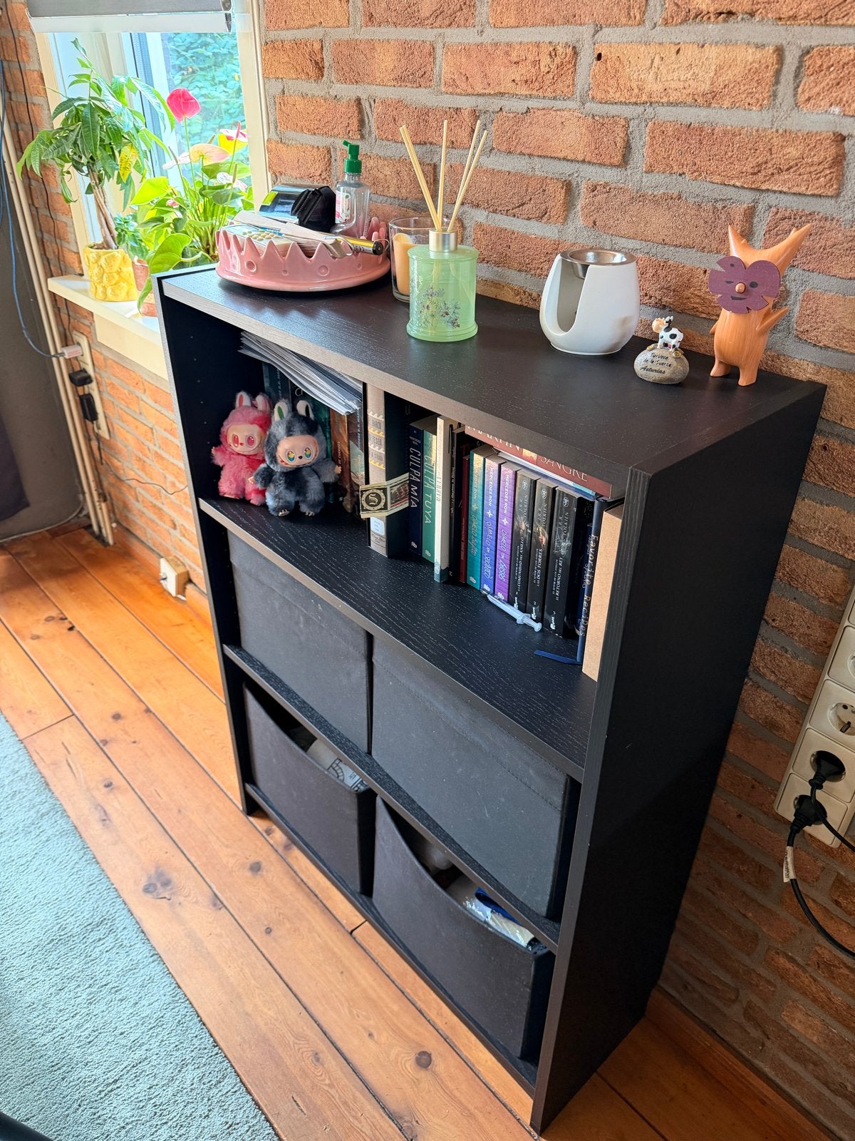 Zwart wandmeubel/boekenplank - 110x32.5 cm - Goede staat, Huis en Inrichting, Ophalen, Met plank(en), 100 tot 150 cm, Zo goed als nieuw