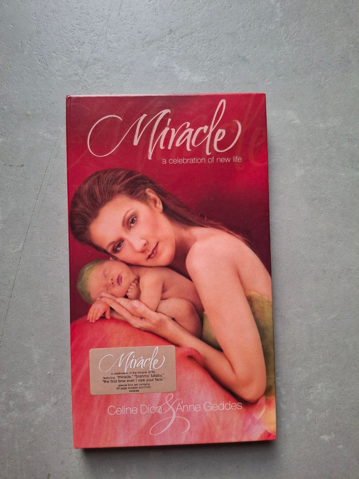 Celine Dion - Miracle (CD & DVD) - Zo goed als nieuw, Ophalen of Verzenden