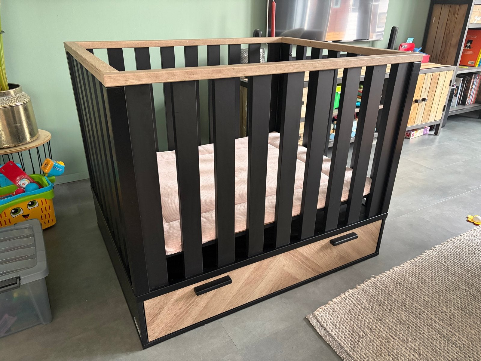 Interbaby box zwart met visgraatmotief en lade, Ophalen, Gebruikt, Vierkant, Lade