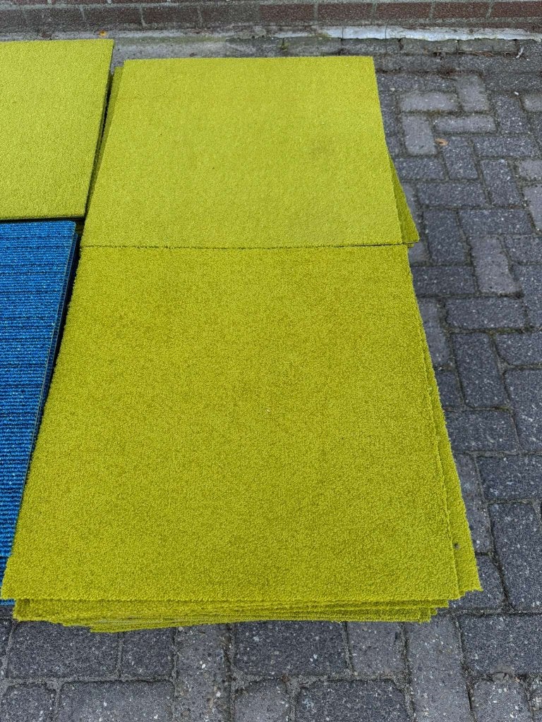 Partij gebruikte tapijttegels groen 30m2, Gebruikt, Niet ingevuld, 25 tot 50 m², Tapijttegels
