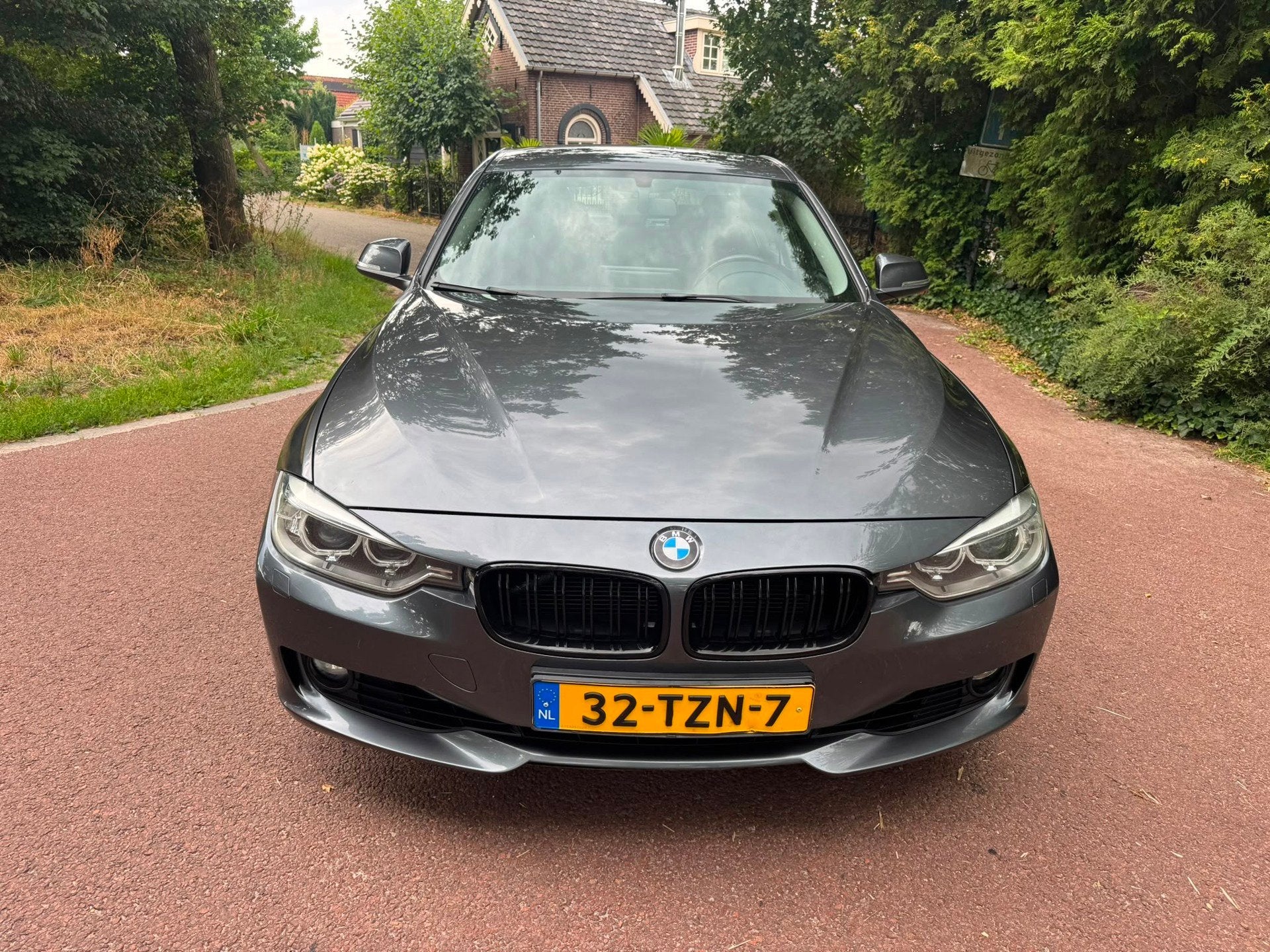 BMW 3-serie 320i High Executive / Navi CarPlay / Automaat /, Auto's, Automaat, Euro 5, Achterwielaandrijving, Gebruikt