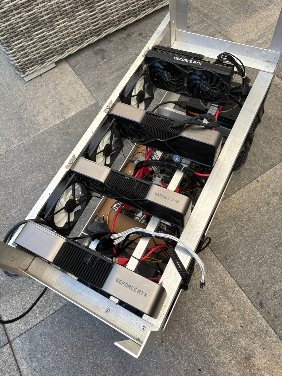 Crypto mining rig, Computers en Software, Computerbehuizingen, Ophalen, Zo goed als nieuw