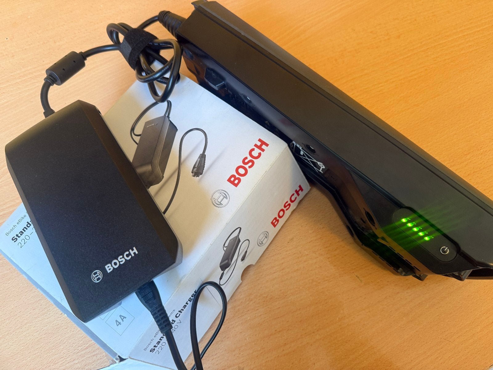 Bosch PowerPack 500 en Oplader, Zo goed als nieuw