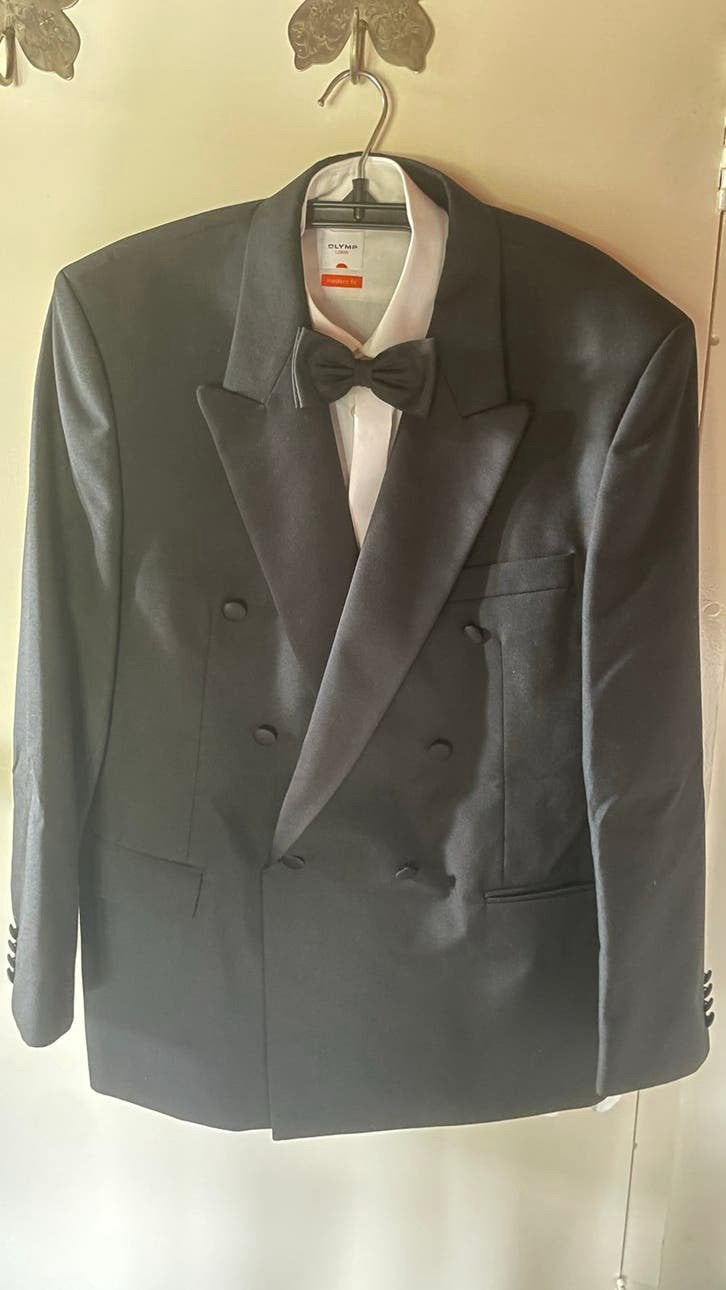Compleet Zwart Smoking Pak met Wit Overhemd en Strik, Kleding | Heren, Ophalen of Verzenden, Zo goed als nieuw, Maat 52/54 (L)