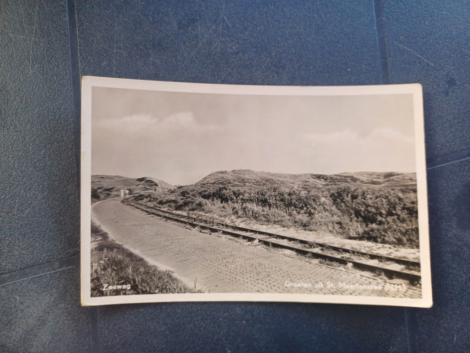 Groeten uit St. Maartenszee Zeeweg 1951, Ophalen of Verzenden, 1940 tot 1960, Gelopen, Noord-Holland