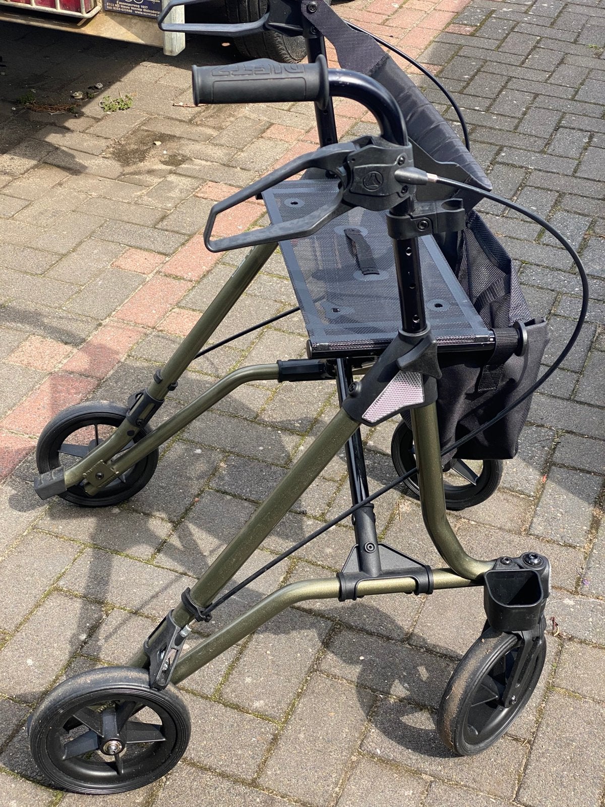 Rollator Super lightweight Taima M GT als nieuw, Ophalen, Opvouwbaar, Zo goed als nieuw